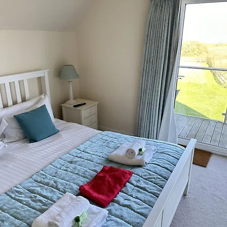 別荘 Sunrise View - Balcony And Seaview - Part Of The The Bay Filey Village With Pool, Gym And Direct Access, Pub, Restaurant, Tennis And Meadows Walks Reighton