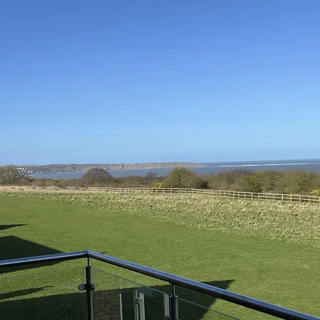 Sunrise View - Balcony And Seaview - Part Of The The Bay Filey Village With Pool, Gym And Direct Access, Pub, Restaurant, Tennis And Meadows Walks 別荘 *