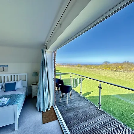 Sunrise View - Balcony And Seaview - Part Of The The Bay Filey Village With Pool, Gym And Direct Access, Pub, Restaurant, Tennis And Meadows Walks 別荘 Reighton
