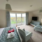 بيت للعطل Sunrise View - Balcony And Seaview - Part Of The The Bay Filey Village With Pool, Gym And Direct Access, Pub, Restaurant, Tennis And Meadows Walks Reighton