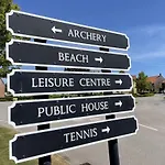 Sunrise View - Balcony And Seaview - Part Of The The Bay Filey Village With Pool, Gym And Direct Access, Pub, Restaurant, Tennis And Meadows Walks