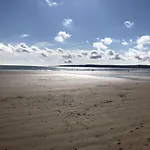 Sunrise View - Balcony And Seaview - Part Of The The Bay Filey Village With Pool, Gym And Direct Access, Pub, Restaurant, Tennis And Meadows Walks Reighton