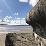 Sunrise View - Balcony And Seaview - Part Of The The Bay Filey Village With Pool, Gym And Direct Access, Pub, Restaurant, Tennis And Meadows Walks بيت للعطل