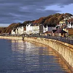 Sunrise View - Balcony And Seaview - Part Of The The Bay Filey Village With Pool, Gym And Direct Access, Pub, Restaurant, Tennis And Meadows Walks Reighton