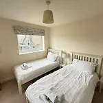 Sunrise View - Balcony And Seaview - Part Of The The Bay Filey Village With Pool, Gym And Direct Access, Pub, Restaurant, Tennis And Meadows Walks بيت للعطل *