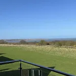 Sunrise View - Balcony And Seaview - Part Of The The Bay Filey Village With Pool, Gym And Direct Access, Pub, Restaurant, Tennis And Meadows Walks بيت للعطل *