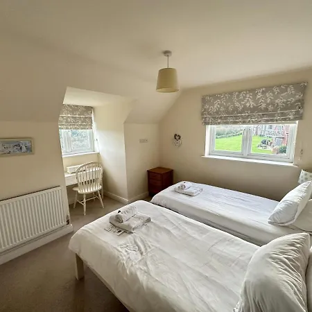 Sunrise View - Balcony And Seaview - Part Of The The Bay Filey Village With Pool, Gym And Direct Access, Pub, Restaurant, Tennis And Meadows Walks بيت للعطل *