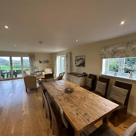 Sunrise View - Balcony And Seaview - Part Of The The Bay Filey Village With Pool, Gym And Direct Access, Pub, Restaurant, Tennis And Meadows Walks Reighton